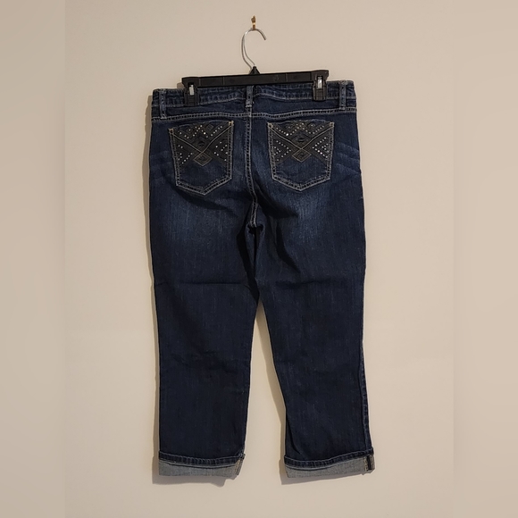 APT.9 Studded & Stitched Straight Leg Capri - Picture 5 of 6